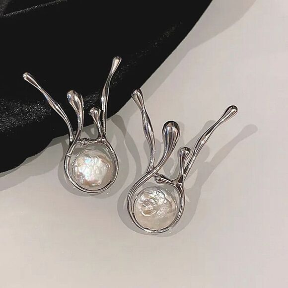 NWOT Abtract Pearl Earrings - Picture 1 of 5